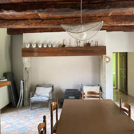 Hébergement de vacances Entre Lot Et Aveyron Piscine Villeneuve-dʼAveyron